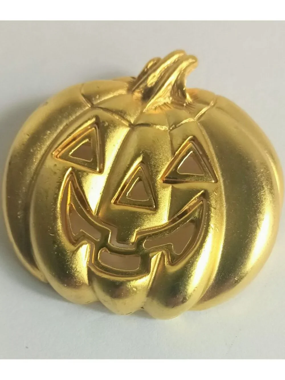 Gold-Tone Jack-O’-Lantern Pumpkin Halloween Brooch Pin